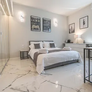 Moscova Luxury New Milan